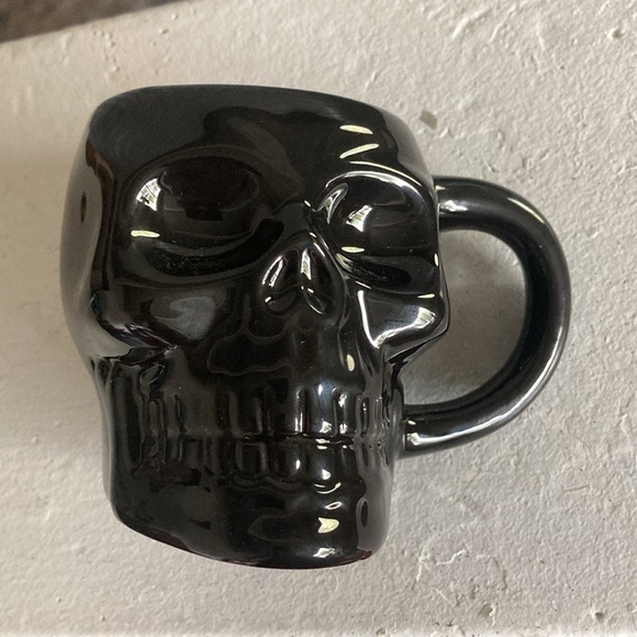 NWT- 16.9floz- Black Ceramic Glazed Skull 💀 Mug - Picture 12 of 16
